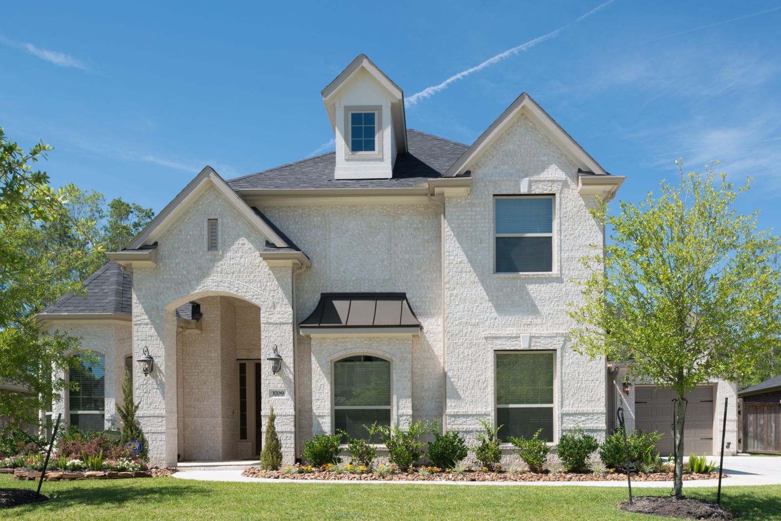 A home built of white bricks