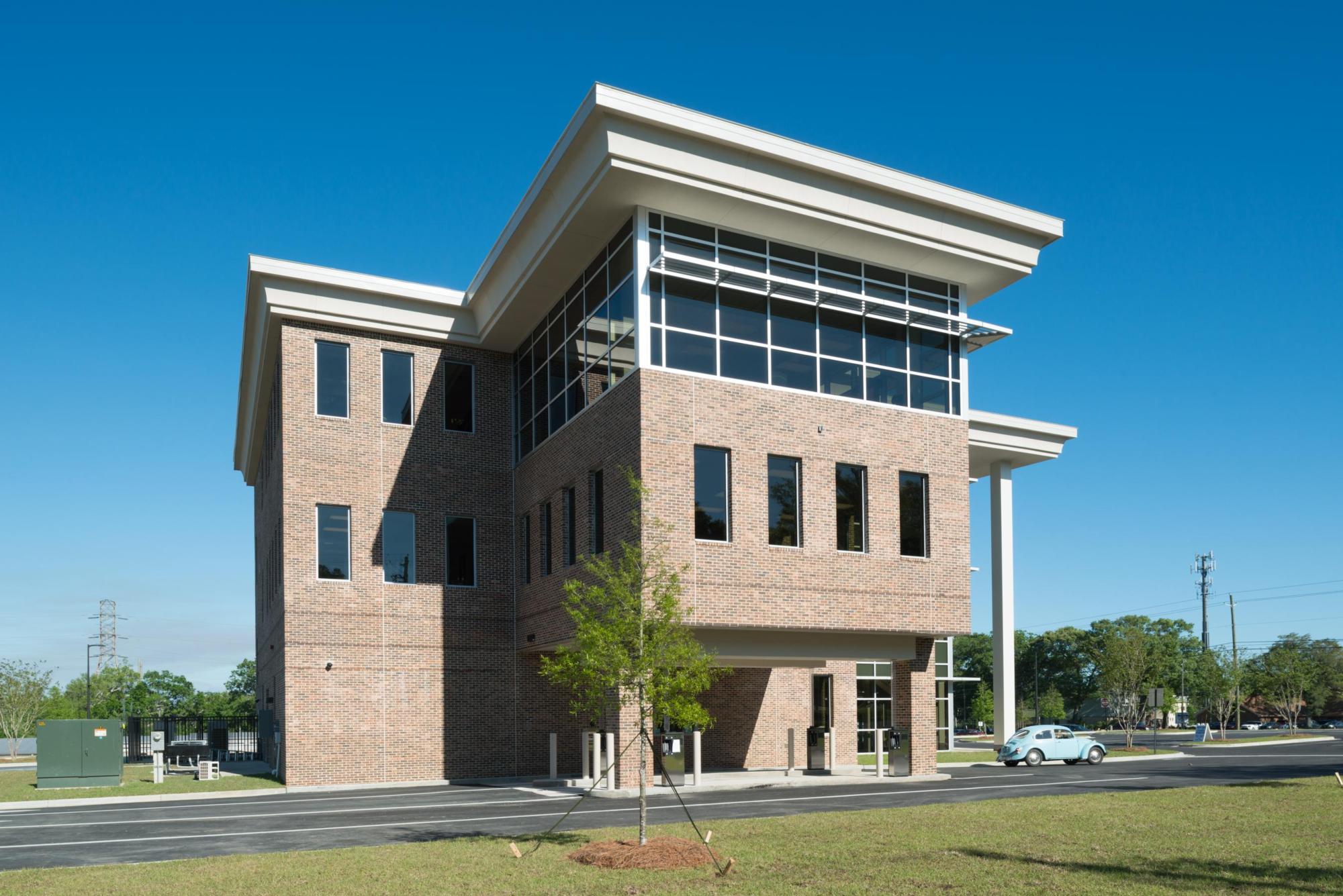 Exterior photo of the Central Credit Union of Florida