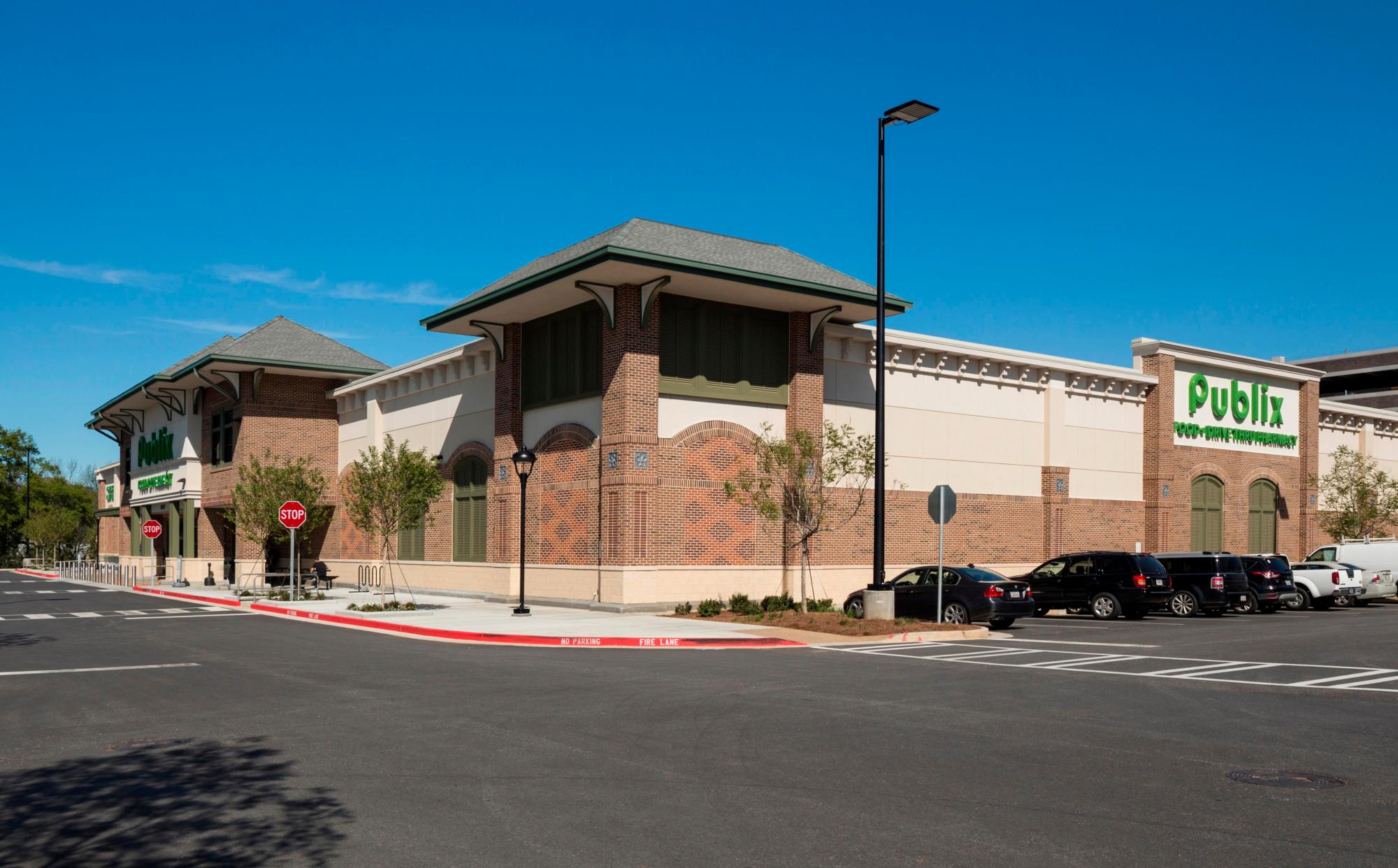 Image of the bricked Publix building at Jonquil Village