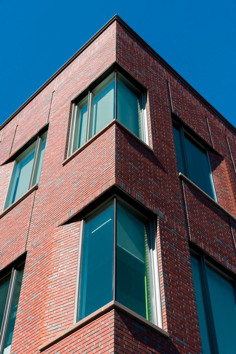 Image of the bricked corner of the windowed Dr. Nettie Stevens Science Center