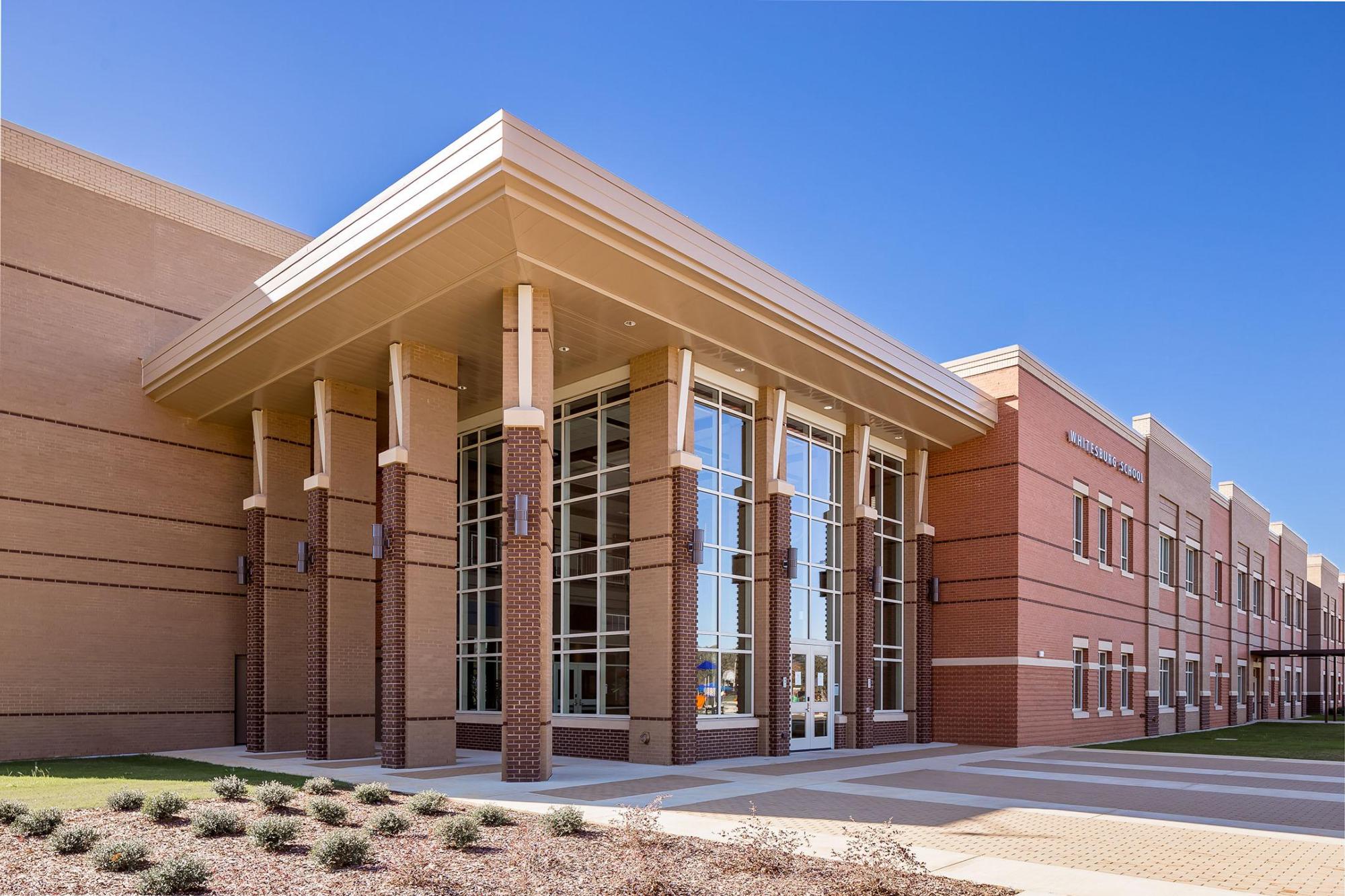 Image of the red bricked exterior of Whitesburg P8 School