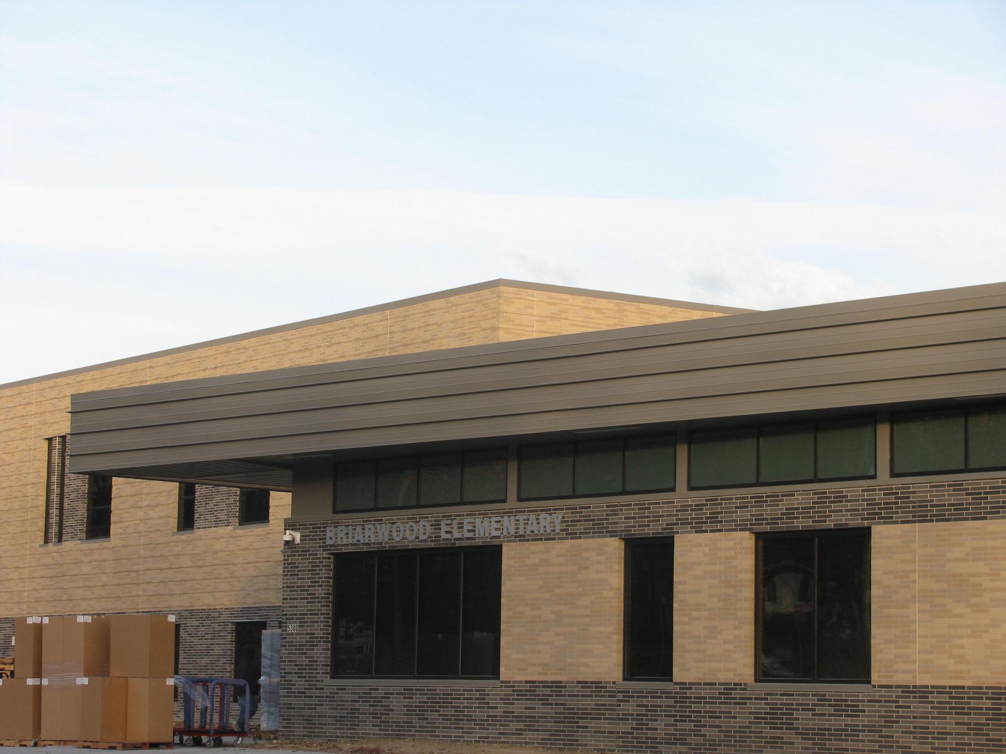 Exterior image of Briarwood Elementary